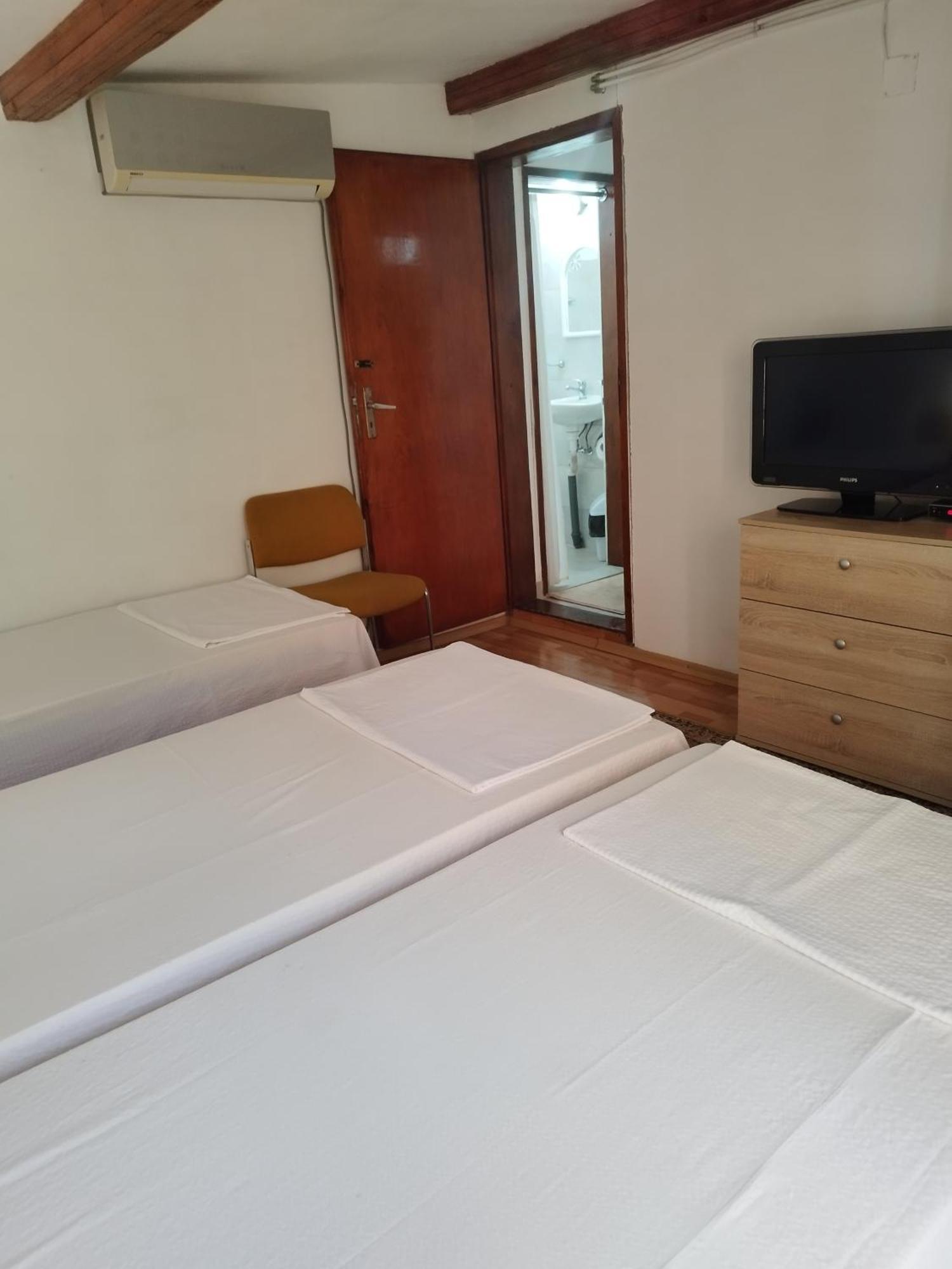 Villa Jun Guest House เบโลกราดชิก ภายนอก รูปภาพ